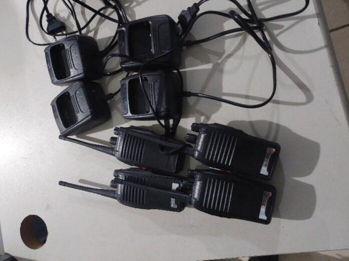 Polícia Militar prende suspeitos de invasão de terras, apreende armas, explosivos e veículos