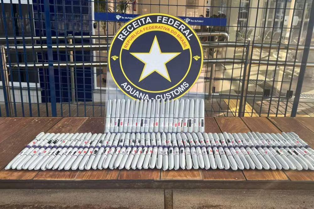 Brasileiro é flagrado com 126 canetas emagrecedoras no aeroporto de Foz do Iguaçu