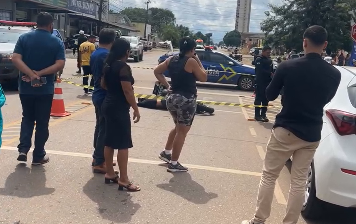 URGENTE: Motociclista é caçado e morto a tiros em plena via pública — execução brutal choca moradores