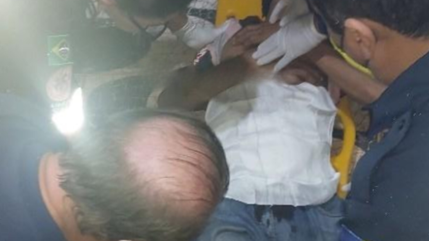Baleado na barriga: homem fica em estado grave após tentativa de homicídio em bar