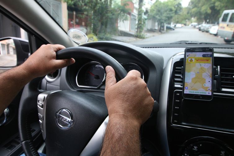Crédito consignado CLT é aprovado e inclui motoristas de aplicativo