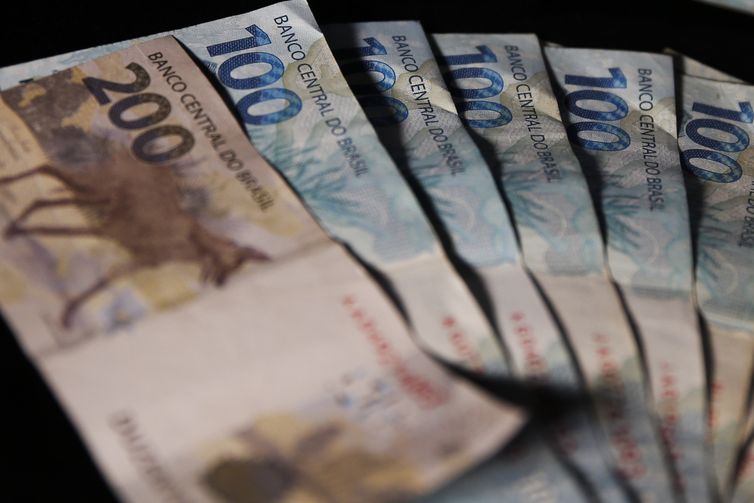 Dívida Pública sobe 0,71% em maio e aproxima-se de R$ 7,7 trilhões
