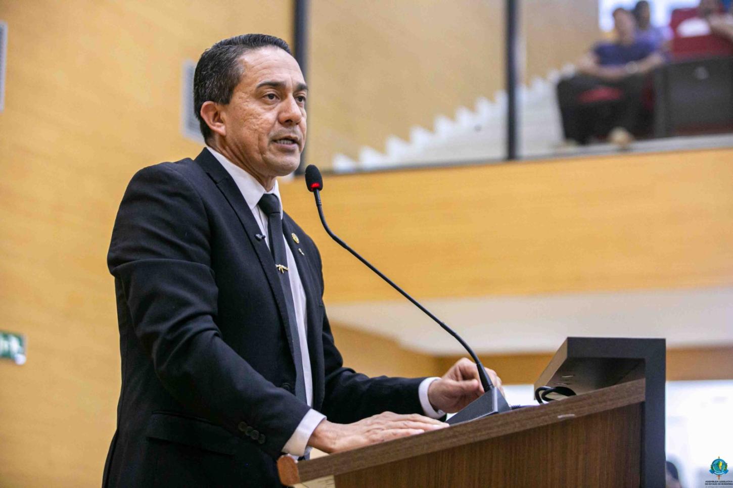 Eyder Brasil defende poder de decisão popular em audiência sobre emancipação de distritos