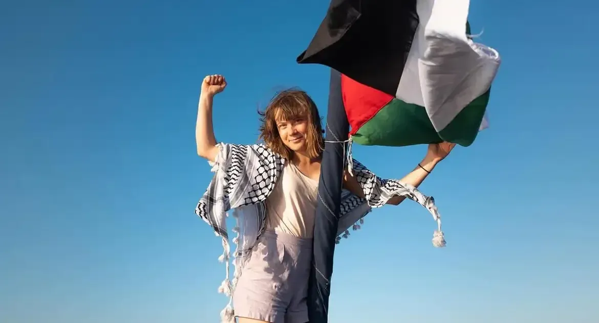 Greta Thunberg é deportada de Israel após tentar furar bloqueio naval em Gaza