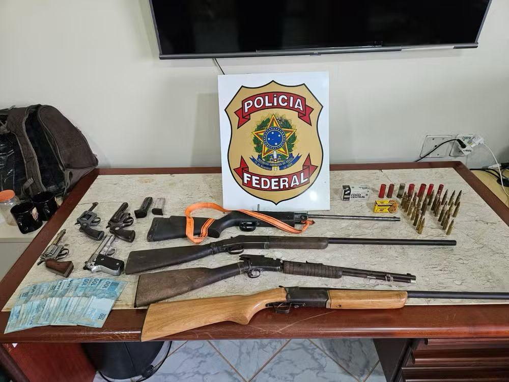 Grupo que transportava armas da Bolívia para facções em Rondônia é alvo de operação; cinco são presos