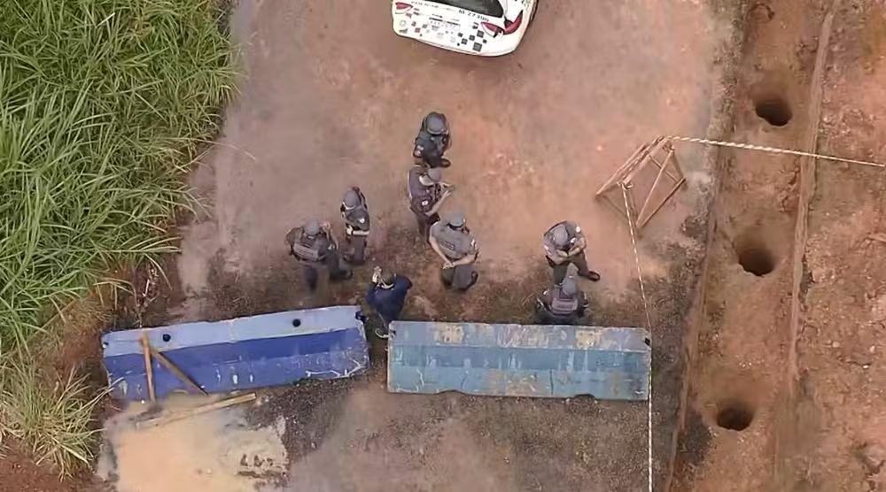 Homem é achado morto dentro de buraco de Autódromo