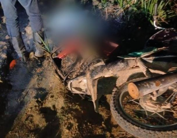 HOMICÍDIO: Motociclista é perseguido e executado com vários tiros nas costas durante fuga.
