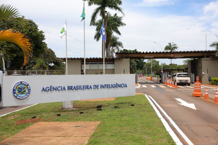 PF indicia Jair Bolsonaro e Ramagem no inquérito da “Abin Paralela”