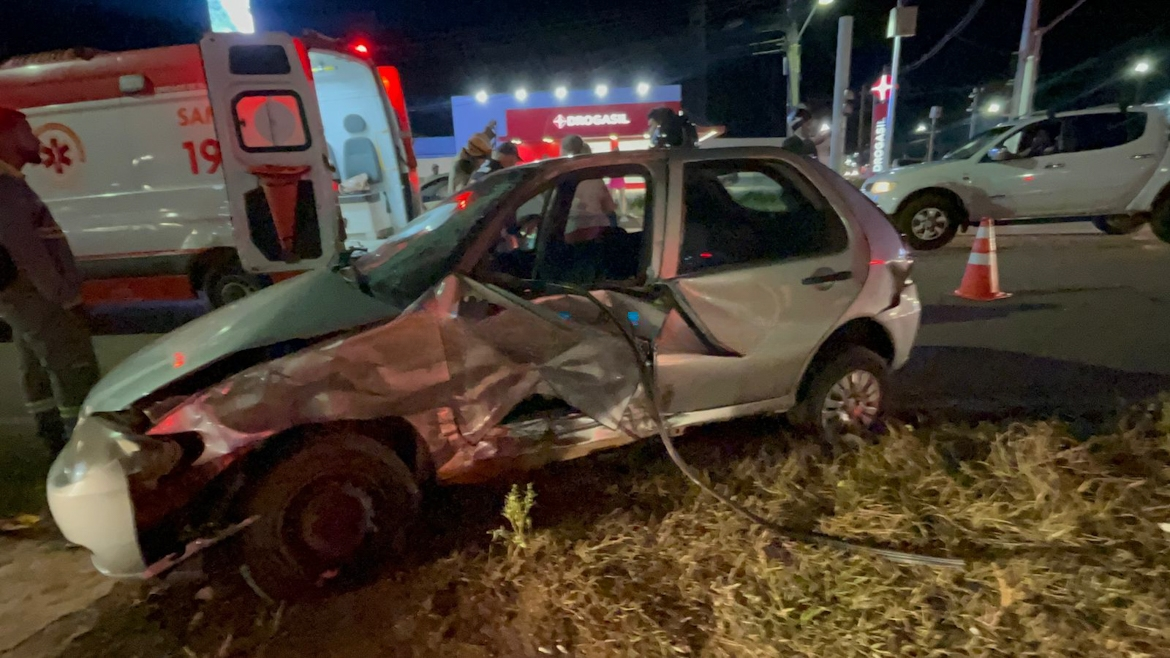 Tragédia na capital: Idoso morre em grave colisão entre dois carros e uma bicicleta elétrica.