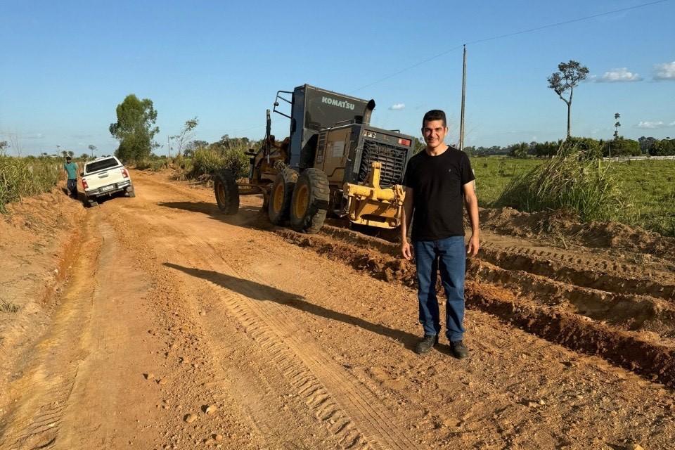 Vereador Adalto fiscaliza recuperação de estradas e cobra melhorias no transporte escolar em União Bandeirantes