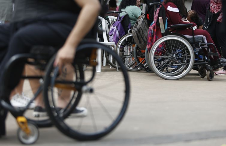 Feira online tem 7 mil vagas de emprego para pessoas com deficiência