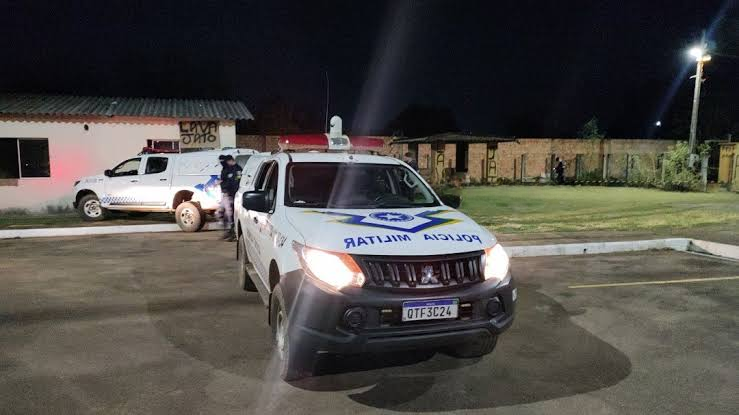 Homem é preso após agredir esposa em condomínio de Porto Velho.