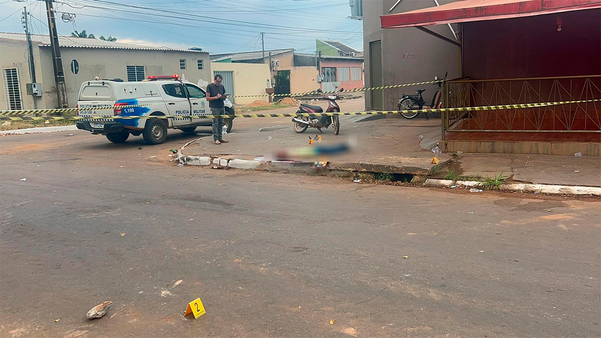 Jovem é executado a tiros ao sair de boate na zona leste da capital