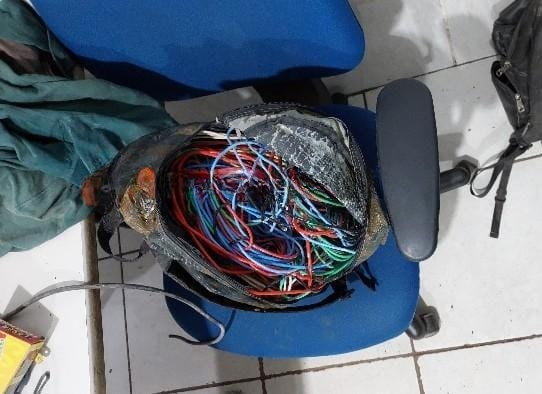 Madrugada: Polícia Militar prende ladrão após furto em igreja no Centro.