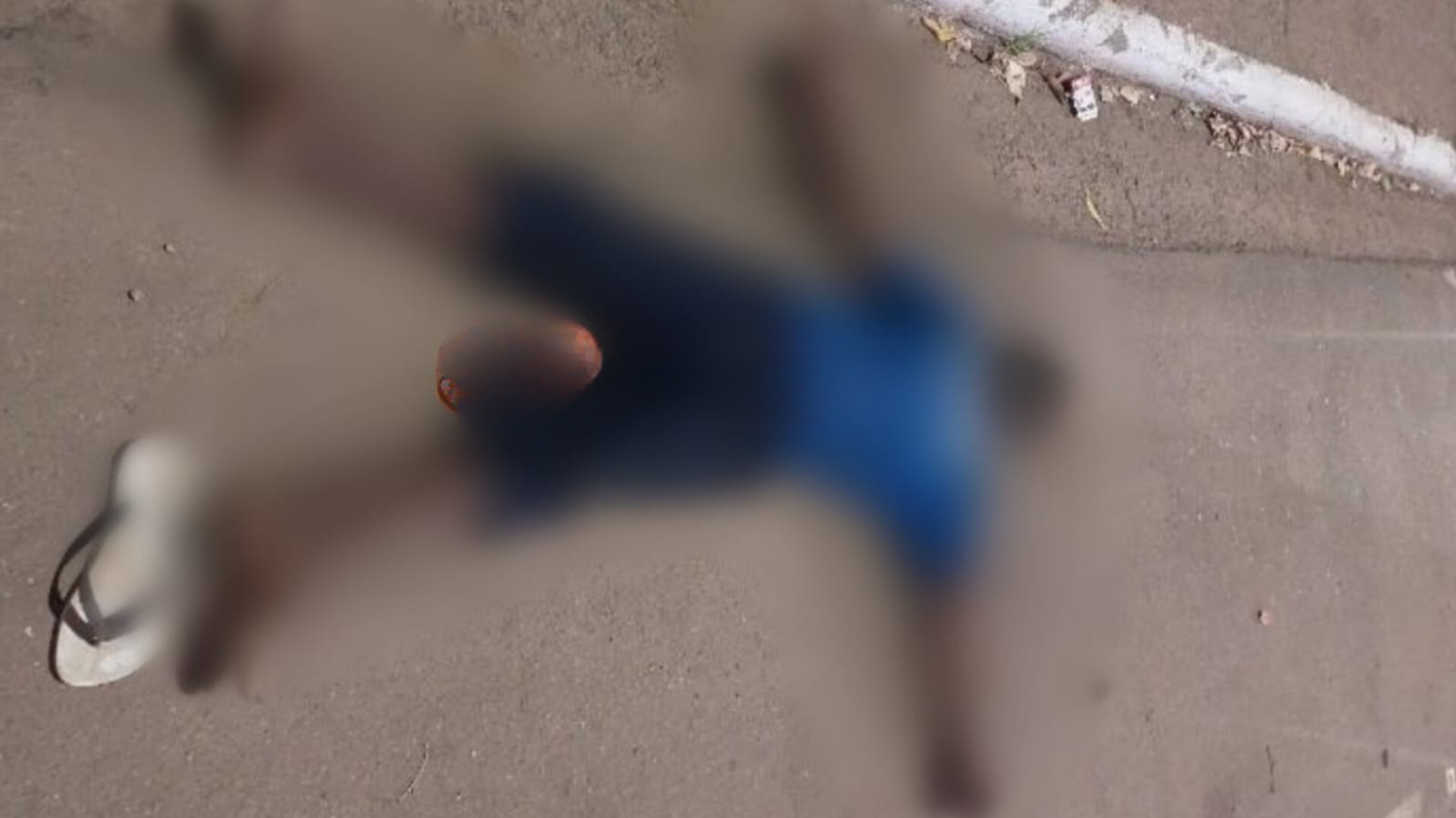 Madrugada violenta: homem é atacado por 5 pessoas enquanto tentava achar um lugar para dormir.