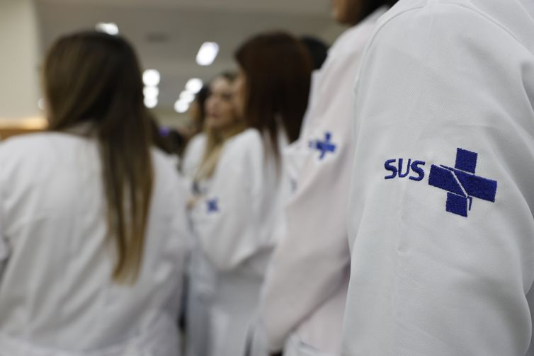 Mais Médicos promoveu melhoria da saúde da população, diz secretário