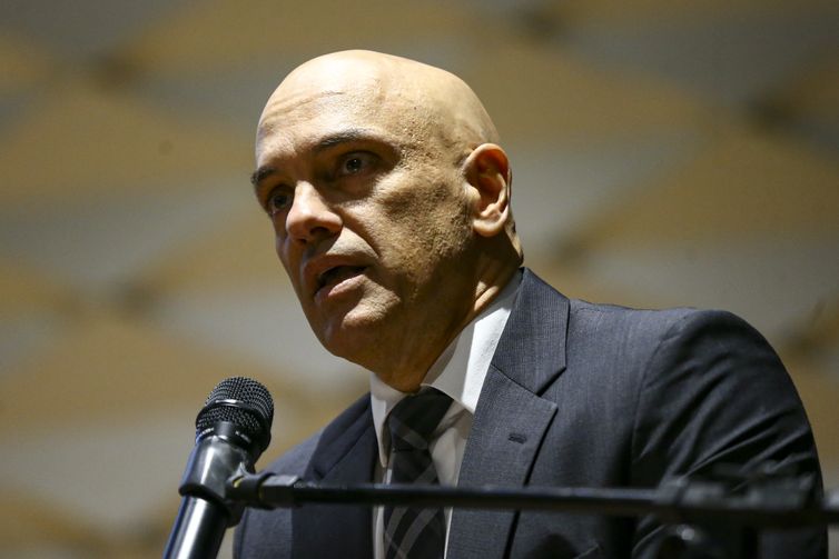 Moraes diz que Justiça é cega, mas não é tola