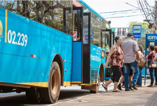 ocê sabia? Em Porto Velho, mulheres e idosos podem pedir para embarcar ou desembarcar fora do ponto de ônibus após as 22h.