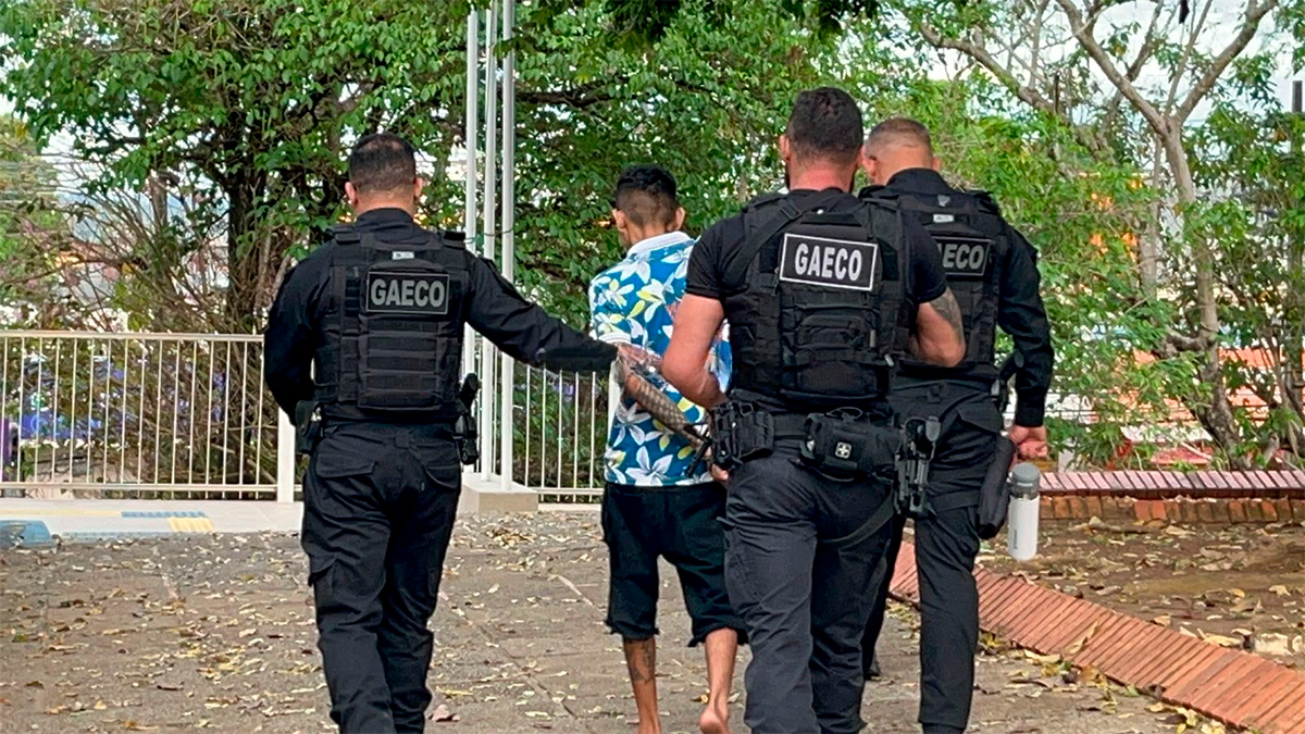 Polícia Civil deflagra megaoperação contra facção ligada a ataques a policiais, ônibus e órgãos públicos.