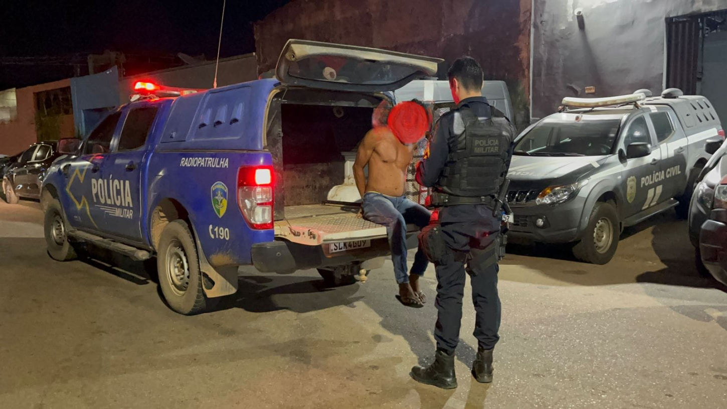 PRESO EM FLAGRANTE: Homem joga balde de água na esposa para acordá-la e a ameaça dizendo: “Vou ali cheirar e volto”