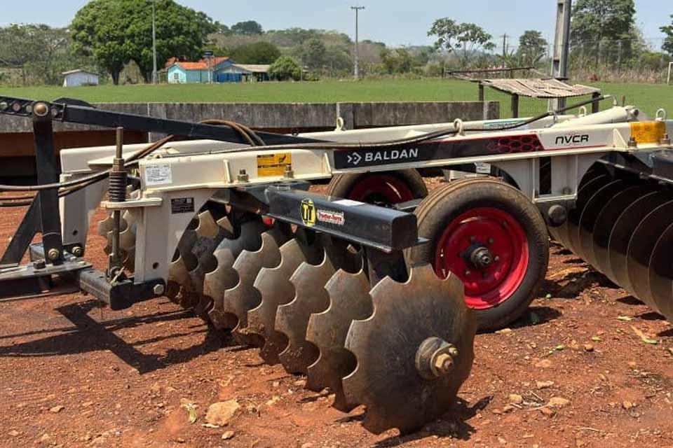 Alan Queiroz prestigia entrega de implementos agrícolas para o município de Nova União