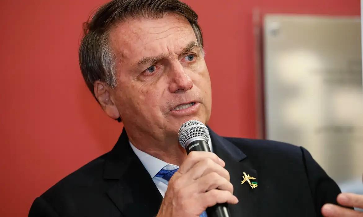 Bolsonaro é condenado a 27 anos e 3 meses de prisão pelo STF.