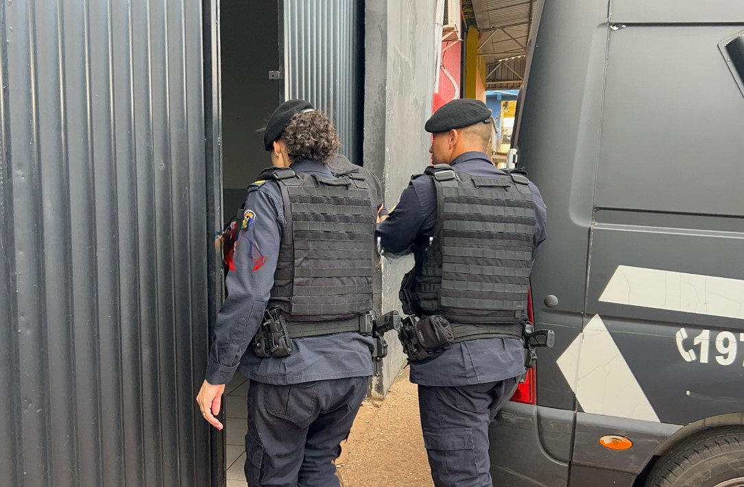 Homem é detido após tentar abusar da babá em Porto Velho.