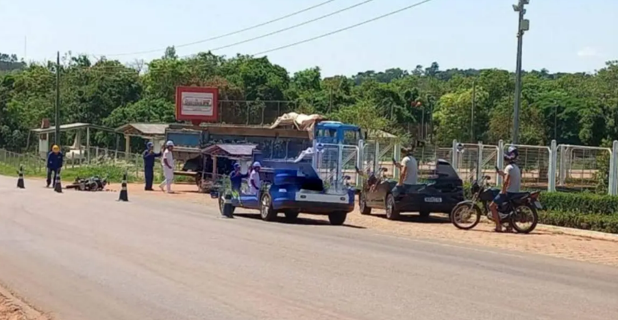 Motociclista fica ferido em colisão com caminhão na RO-010