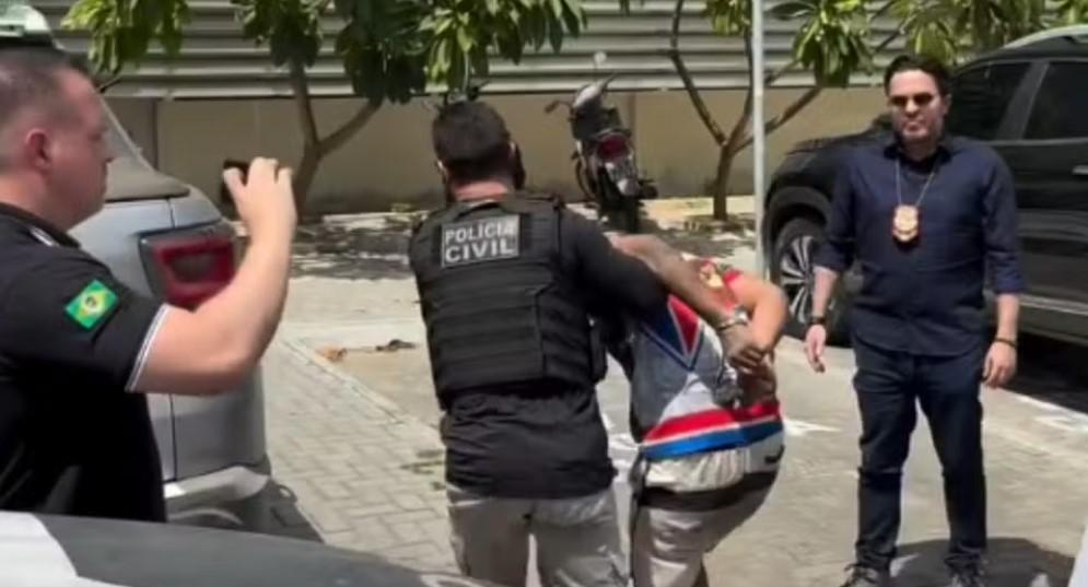 Suspeito de envolvimento em ataque a tiros que deixou dois adolescentes mortos em escola é preso