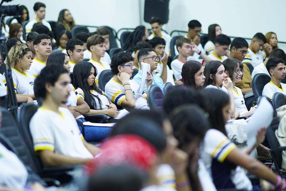 Estudantes de Ouro Preto e Machadinho participam do aulão Acelero Enem e intensificam preparação para o exame