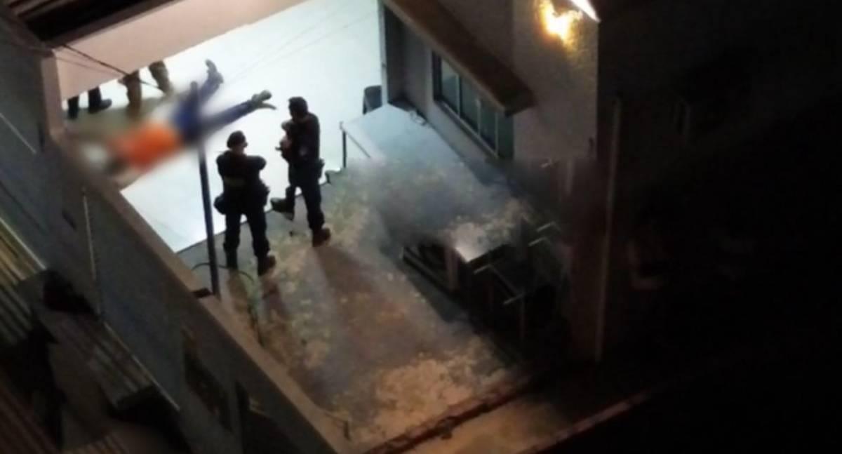 Homem mata ex-esposa e companheiro dela e foge com o filho em Rondônia