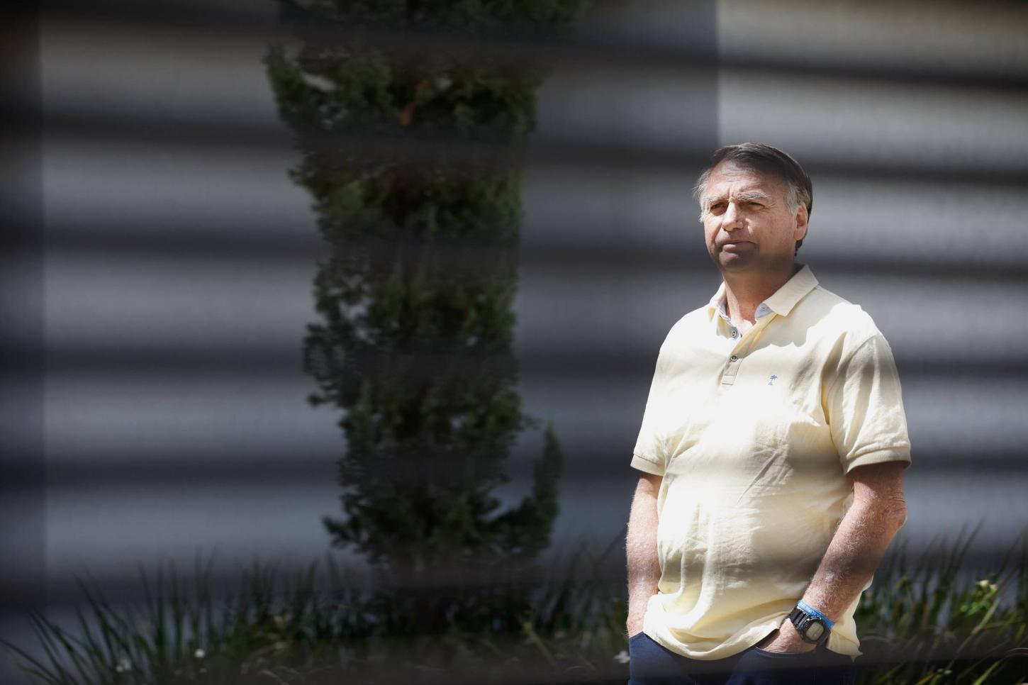 Moraes nega pedido da defesa e mantém prisão domiciliar de Jair Bolsonaro