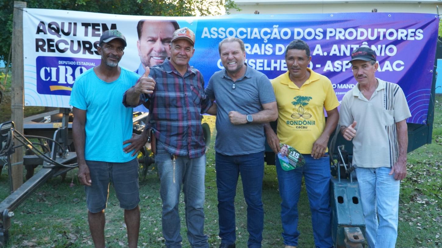 Apoio de Cirone Deiró possibilita plantio na hora certa