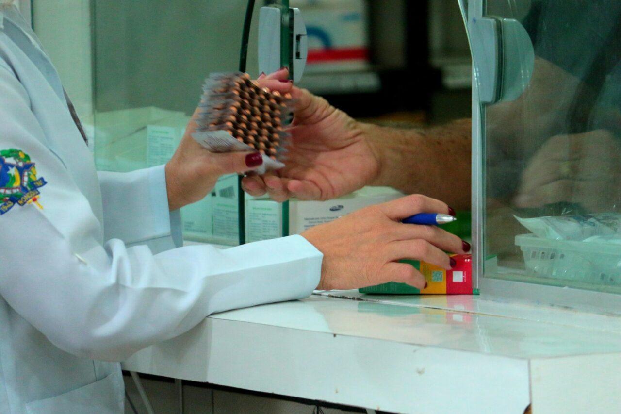 Deputado Alan Queiroz destina R$ 900 mil para reforçar estoque de medicamentos em Pimenta Bueno