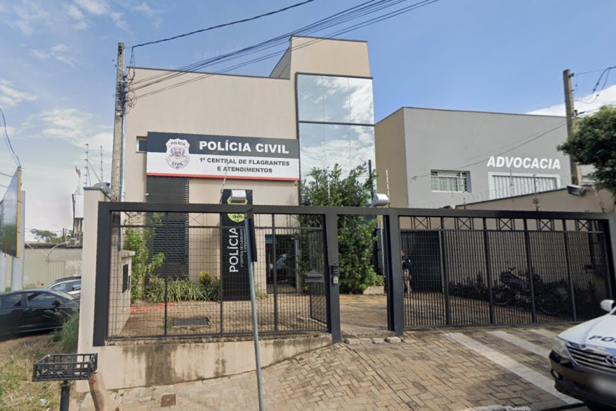 Homem é roubado, espancado e deixado nu após voltar a bar e pagar conta