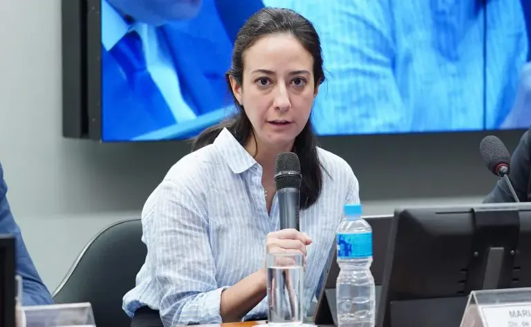 Vice-presidente da Latam Brasil diz que escolas de aviação não têm banheiro feminino