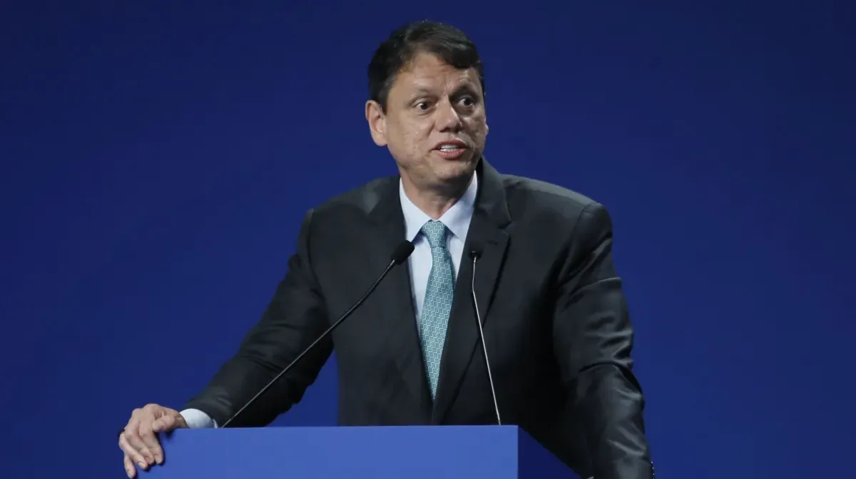 Diante de Lula, Tarcísio critica polarização: 