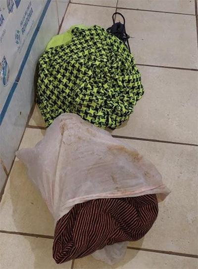 Foragido é detido por moradores após tentar furto.