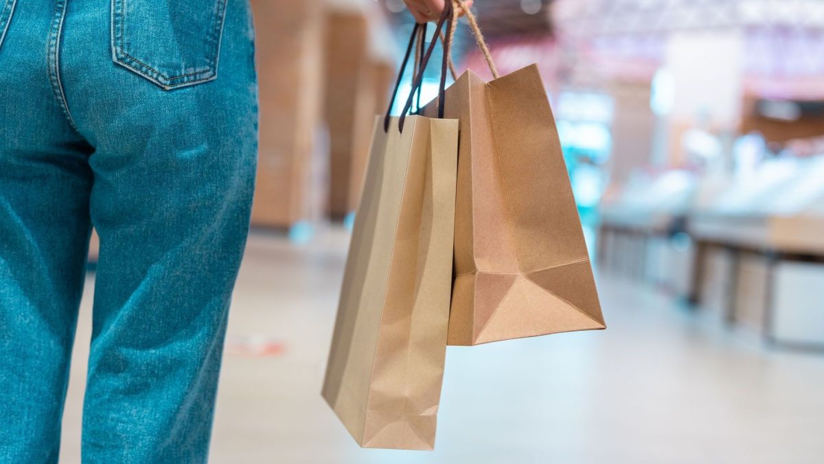 Intenção de Consumo das Famílias sobe 4,9% em dezembro, aponta CNC