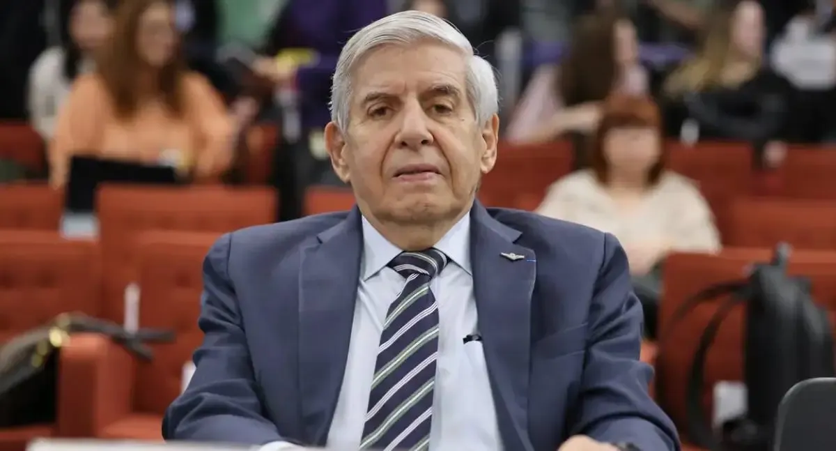 Moraes ordena perícia médica em General Heleno após controvérsia sobre Alzheimer