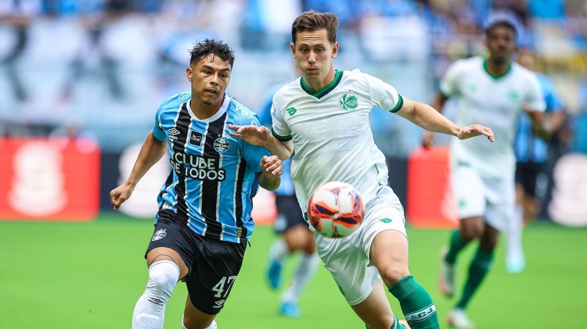 Com expulsões e gols no fim, Grêmio e Juventude empatam no Gauchão