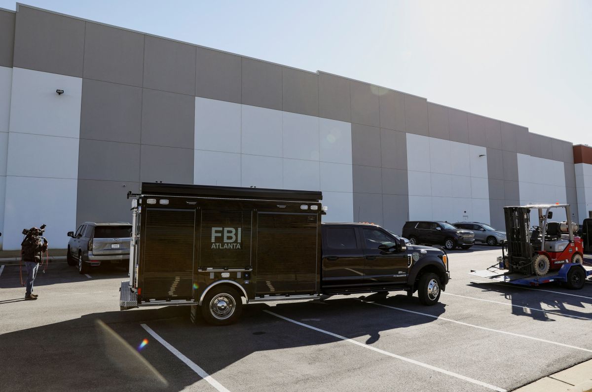 FBI faz buscas em escritório eleitoral acusado de fraude por Trump