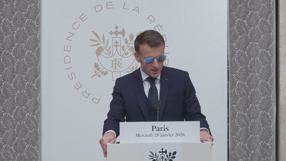 Groenlândia “não está à venda”, diz Macron ao lado do premiê da ilha