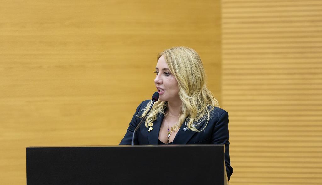 Ieda Chaves propõe convênio para modernizar unidade de saúde de Candeias do Jamari