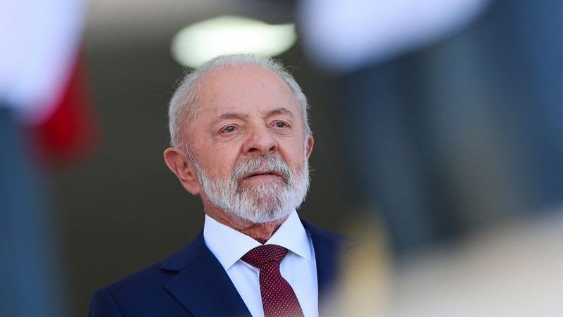 Lula passa por cirurgia de catarata nesta sexta-feira (30)