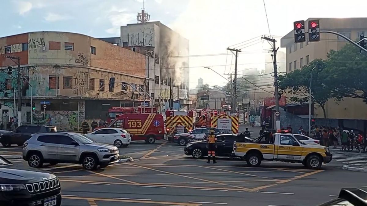 Mãe de bebê que morreu em incêndio em SP é presa em flagrante por abandono