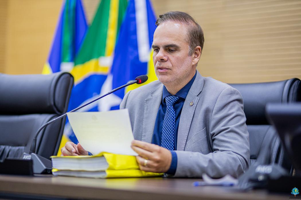 Projeto de lei aprovado: Ale-Ro aprova projeto do deputado Alan Queiroz que leva internet via satélite às zonas rurais