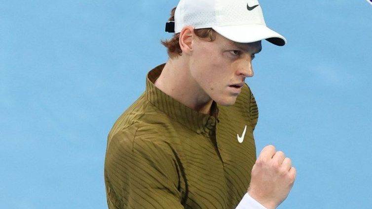 Sinner domina Shelton, vai à semi do Australian Open e encara Djokovic