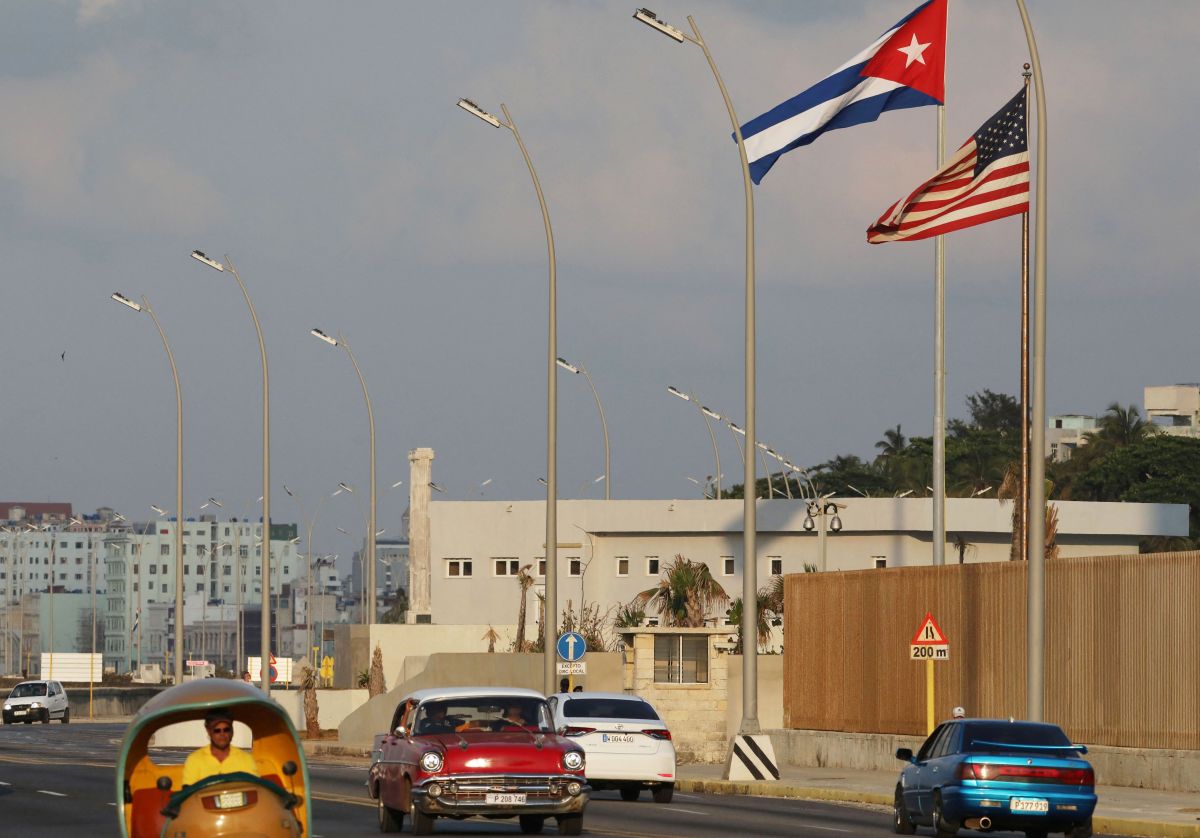 Sob pressão dos EUA, cubanos enfrentam apagões e custo de vida elevado