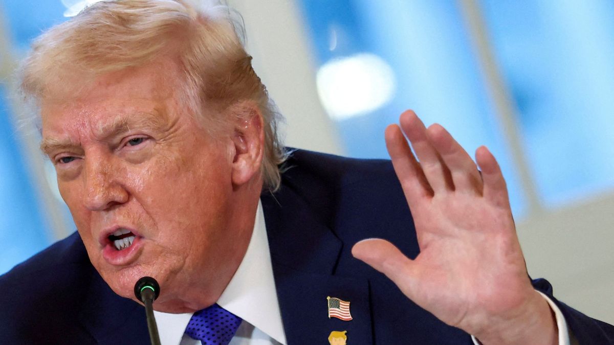 Trump não descarta ação militar no Irã e diz que observará situação